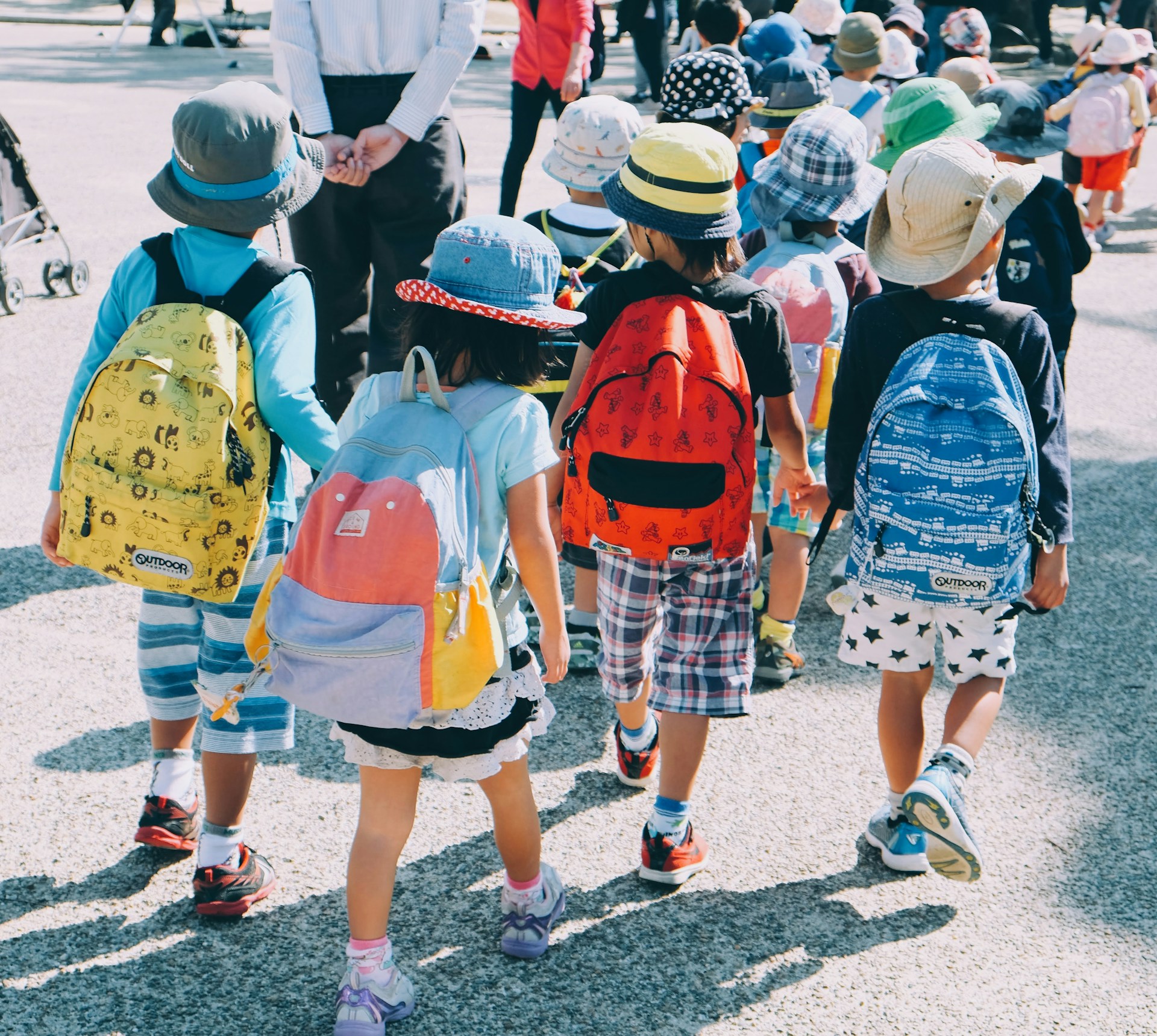 Niños en actividades escolares